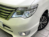【LEDヘッドライト】悪天候や夜間走行時も良好な視界を確保し安心して運転できる高輝度LEDヘッドライトを装備!点灯速度が早く、消費電力も抑えられています。
