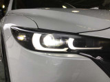 LEDヘッドランプ装備・消費電力が少なく明るいので夜間走行も安心して運転出来ます。