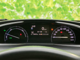 視認性の高いメーター類で、運転に必要な情報を的確に把握できます。運転に集中できる、シンプルで機能的なデザインです。