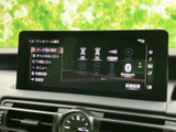 多彩な音源に対応し、車内を最高の空間に変えます。CDやBluetooth、USBなど、お好みの音楽をお楽しみください。快適なドライブのお供に最適です。