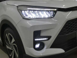 LEDヘッドライトです。デザイン性がよくとても明るいので、夜間の走行や悪天候でも安心です。しかも長寿命!
