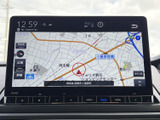 高精細な地図表示で、道に迷う心配なし。分かりやすいインターフェースで、スムーズなナビゲーションを実現します。安心のカーナビ機能です。