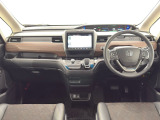 ★いつでも気持ちよく運転できて、使い勝手のいい収納や体をケアするシート、細部にまでこだわったインテリア♪