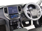 使いやすさや安全性を追求したステアリング周り!高級車ゆえにスイッチ類が多いのも特徴ですね!考え尽くされた配置ですぐに使いこなす事が出来ますのでご安心下さい!是非、体感してみて下さい!!