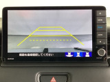バックモニター付きで、車庫入れやバック時の後方確認をサポート。
