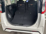 リヤシートを全て倒せばさらに荷物が積めますよ。