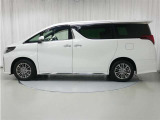 アルファード ハイブリッド 2.5 エグゼクティブ ラウンジ S E-Four 4WD 