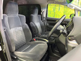 運転席シート廻りは使用感も少なく、良好な状態となっています。前オーナー様が丁寧に使っていたことがよくわかりますね。