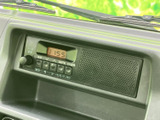 運転中の情報提供やエンターテイメントに役立つオーディオ。シンプルな操作性で、誰でも簡単に操作できます。快適なドライブをサポートします。