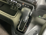 発進時から滑らかに加速する無段階変速のCVTはストップ&ゴーの多い街の中も快適です