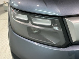 LEDヘッドライトは、点灯の瞬間から最大光量を発揮し、突然暗くなるトンネルなどでの安定感を高めます。