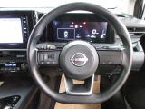 運転が楽しくなる明るく開放的な運転席まわりです。