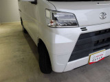 夜間も安心して運転できるLEDヘッドライトです。点灯速度が早く消費電力も抑えられます。