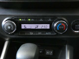 オートエアコンです。快適な温度を保ち、オールシーズン快適です。