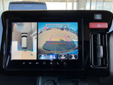 高精細なディスプレイで、運転中の情報もナビもひと目で確認できます。快適なドライブをサポートする頼れる相棒です。バックモニターも搭載。