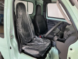 【運転席・助手席】内装ルームクリーニング済みです。しっかり綺麗にしていますので、是非、お確かめください。車に自信があるからこそ、是非一度ご来店頂き内外装も見てもらえると幸いです。