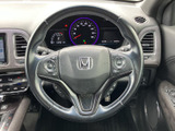握りやすいステアリングは、運転操作をより快適にします。操作性も高く、スムーズなドライビングをサポート。