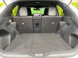 普段のお買い物や通勤、送迎等に十分な荷室スペースを確保しております。セカンドシートを倒すと、大きな荷物の積載も可能です♪