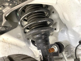 お車を安心してお乗りいただく為には、足回りの定期点検が欠かせません。サービスサポート(有償保証)では無料点検もご提供しており、安心のカーライフをお過ごしいただけるサポート体制が整っています。