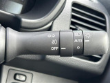 【オートライト(AUTO)】外の明るさをシステムが感知して、自動でヘッドライトが点灯します。ヘッドライトをつけ忘れを防ぐ便利機能です。