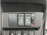 両側電動スライドドアを装備!荷物で手が塞がる時など簡単にドアの開閉ができます!