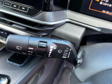動くタイミングを調整できる間欠式ワイパーは、車速に連動して間欠時間が変化する機能も備えて運転をサポートしてくれます!