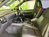 運転しやすい配置の操作系。スムーズな操作感で、運転に集中できます。快適なドライブをサポートする機能が充実しています。