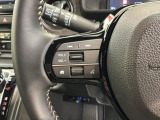 ステアリングにオーディオ操作スイッチが付いています。オーディオ画面に直接タッチしなくても操作が出来ますので、運転に集中できます。