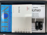 スマートキーは鍵をバッグに入れたままでもドアロックの開閉やエンジンのON・OFFができます。夜間や雨の日も鍵を探さなくて良いので便利です。