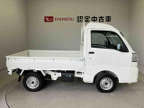 車両右側面からの写真になります。車をご覧になりたい時はお気軽に最寄りの店舗へご相談下さい。