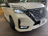 【LEDヘッドライト】悪天候や夜間走行時も良好な視界を確保し安心して運転できる高輝度LEDヘッドライトを装備!点灯速度が早く、消費電力も抑えられています。