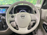 インテリアに合わせたデザインのステアリングは、運転される方のことも考え、運転しやすい形状、大きさです。是非一度、実際に触ってお確かめください。