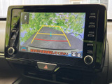 後方確認をサポートするモニター画面。駐車時の安全性を高めます。ガイドライン表示で、スムーズな駐車操作をアシストします。