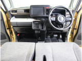 想像以上の広さで、毎日の運転がもっと快適に!みんなくつろげる心地よい室内空間です。