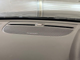 【harman kardon】ハーマンカードンのHi-Fiスペシャリストと共に、モデル別に開発・設計された専用チューニングが臨場感溢れる音響空間を実現しています。