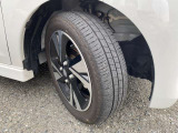 タイヤは国産から海外メーカーまで各種取り揃えております。