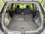 積み下ろしのしやすいデッキにはたっぷりと荷物を積み込んでいただけます。遊びから仕事まで、様々なシーンで頼れます♪