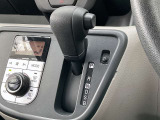 ■変速ショックの無いCVT(無段変速車)インパネシフトで、スムーズなシフト操作も可能です!