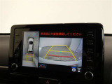 車庫入れや駐車で威力を発揮するのがバックモニター!ナビディスプレイに後ろの様子が映し出されるから安心です。