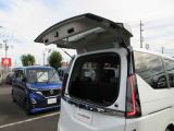 支払い総額に含まれる諸費用の金額は、埼玉県登録・一般ナンバー・車庫証明はお客様にて取得・ご来店店頭納車の内容で計算をしております。詳しくはお気軽にスタッフまでお問い合わせください。