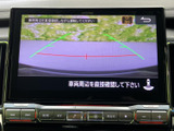後方の状況を安全に確認できるバックモニター。狭い場所での駐車も安心です。運転に自信がない方にもおすすめです。