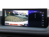 お車選びをお楽しみ頂けるよう、在庫車の展示スペースを十分に確保しております。
