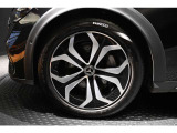 メルセデスの認定中古車「サーティファイドカー」では、万一お車が故障した場合も、ご購入後1年間もしくは2年間※は走行距離にかかわらずメルセデス・ベンツ正規サービスネットワークで無料修理いたします