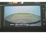 バックガイドモニターで、後方を確認しながら安心して駐車することができます。運転初心者も熟練者も必須の機能ですよ!
