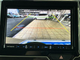 バックモニターで、狭い場所でも安全に駐車できます。ガイドライン表示で、距離感を掴みやすく、運転をサポートします。