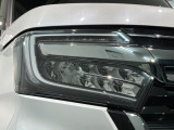 LEDヘッドライトは、点灯の瞬間から最大光量を発揮し、突然暗くなるトンネルなどでの安定感を高めます。