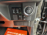 吉崎鈑金ではお車の購入から自動車保険、車検整備、緊急時のレッカー、鈑金塗装まで全てワンストップで対応します。安心してお任せください。