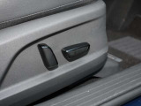 運転席パワーシート装備です。