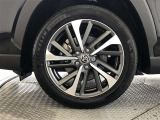 純正18インチアルミ!タイヤサイズは225/50R18です