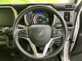 握りやすい形状で、運転操作をサポート。スポーティなデザインが、日常のドライブをより楽しく演出します。快適なドライビング体験を!